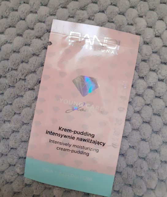 Bandi Young Care Glow, Krem-pudding do twarzy, Intensywnie nawilżający