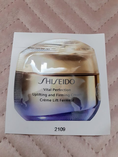 Shiseido Krem do twarzy, Liftingujący i ujędrniający, Vital Perfection, Uplifting & Firming Cream