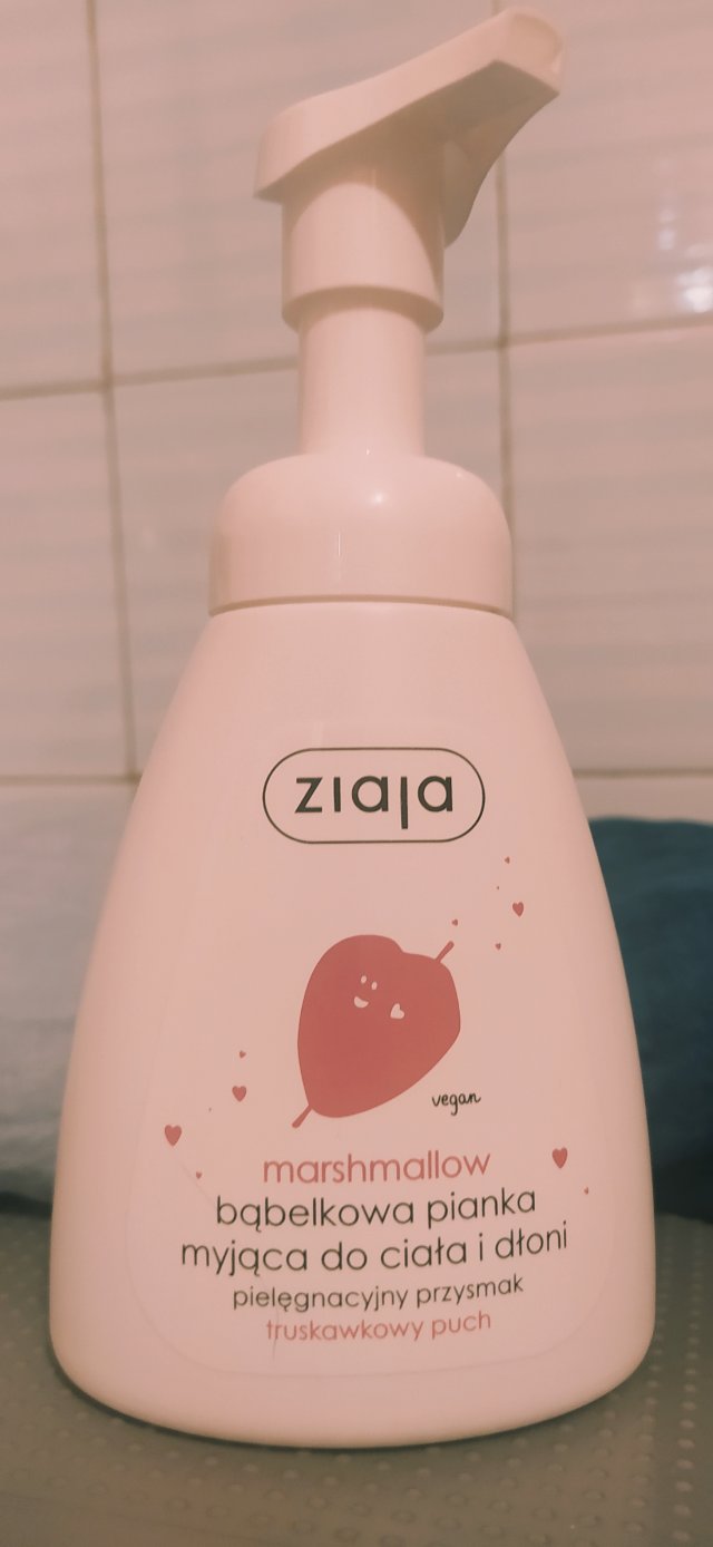 Ziaja Pielęgnacyjny Przysmak, Marshmallow, Pianka myjąca do ciała i dłoni, Bąbelkowa, Truskawkowy puch