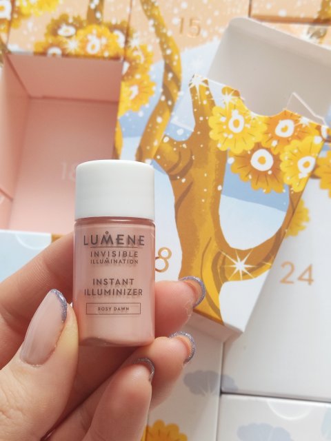Lumene Invisible Illumination, Instant Illuminizer, Rozświetlacz do twarzy, Rosy Dawn 