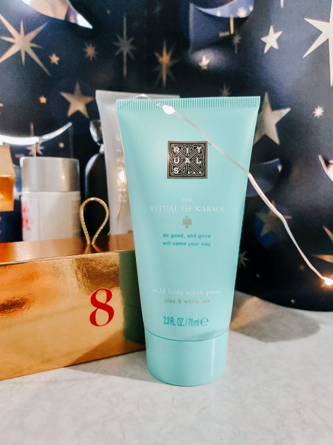 RITUALS Mild Body Scrub Pasta Clay & White Tea 