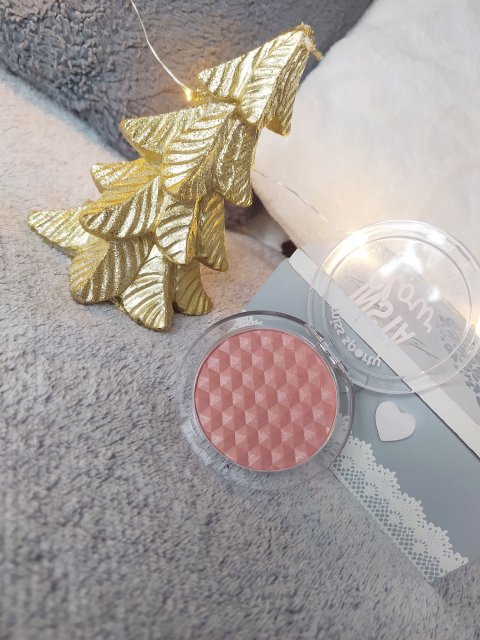 Miss Sporty Insta Glow, Róż do policzków, nr 001 Luminous Beige 