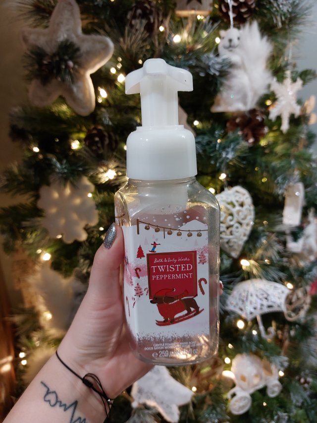 akcja denkowanie! grudzień - kosmetyki w świątecznych opakowaniach i świątecznych kolorach 🎄❄️⛄🎀🎁🎅