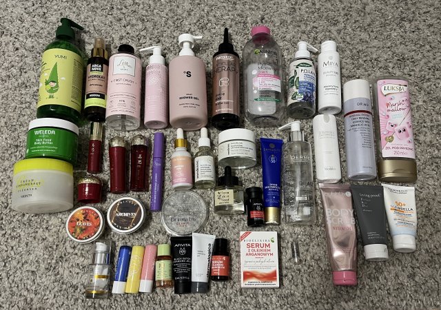 akcja denkowanie! grudzień - kosmetyki w świątecznych opakowaniach i świątecznych kolorach 🎄❄️⛄🎀🎁🎅