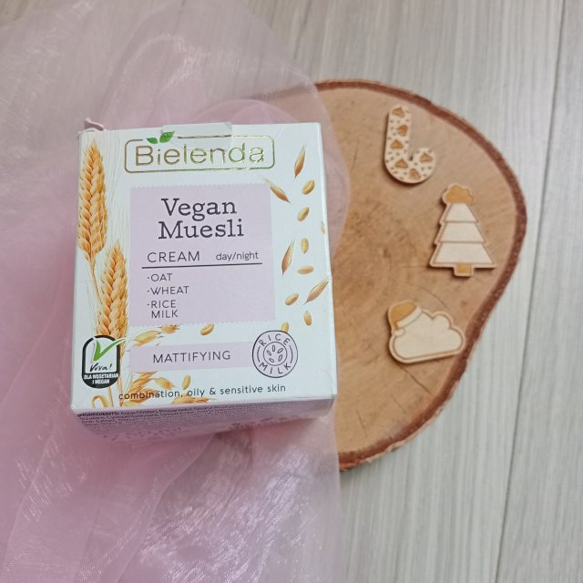 Bielenda Vegan Muesli, Krem do twarzy, Matujący, Na dzień i na noc