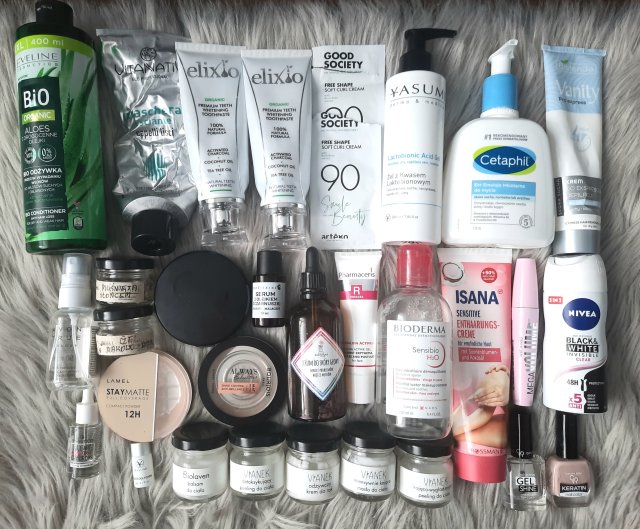 akcja denkowanie! grudzień - kosmetyki w świątecznych opakowaniach i świątecznych kolorach 🎄❄️⛄🎀🎁🎅