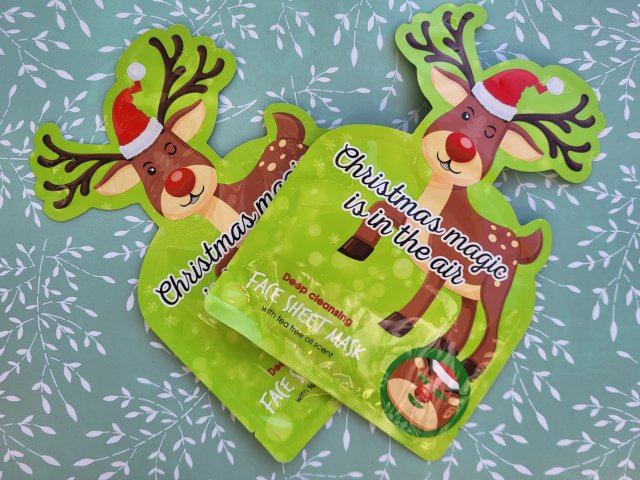 Maxbrands Marketing B.V. Maseczka do twarzy w płacie, Christmas Magic is in the Air, Formuła głęboko oczyszczająca, Zapach drzewa herbacianego 