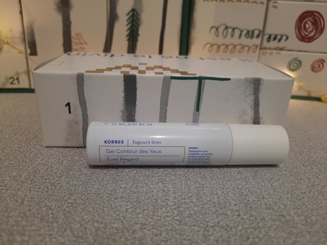Korres Greek Yoghurt, Eozjaśniające serum pod oczy roll-on