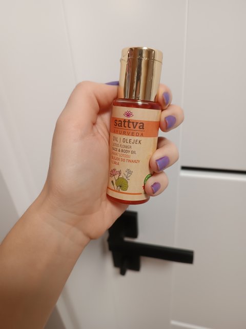 Sattva Olejek do twarzy i ciała, Kwiat lotosu