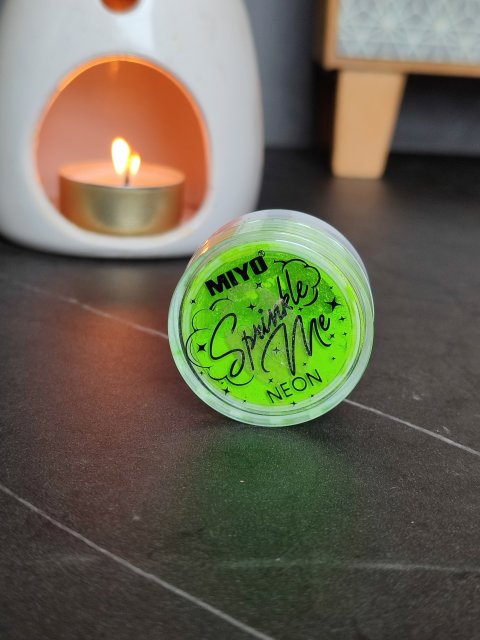 MIYO Sprinkle me!, Sypki pigment, nr 22 Atomic Grass 