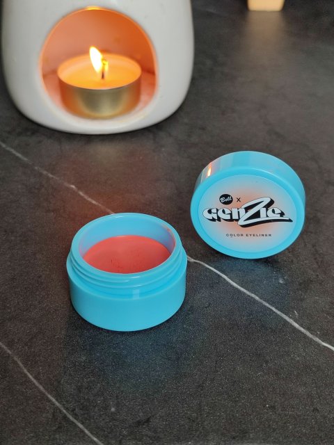 Bell Bell X Genzie, Eyeliner kolorowy w żelu, Color Eyeliner, nr 04 BE FEARLESS