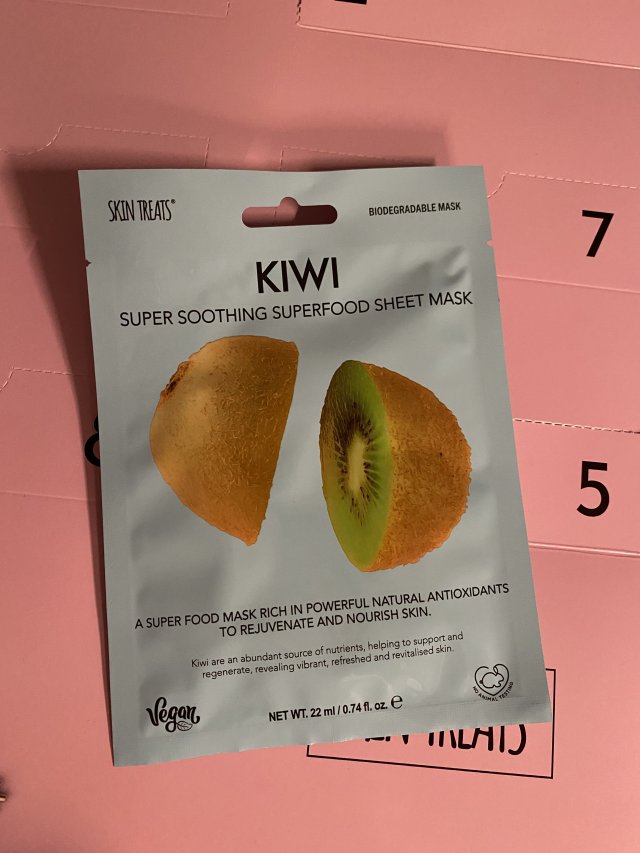 Skin Treats Maska do twarzy w płacie, Odświeżająca, Kiwi