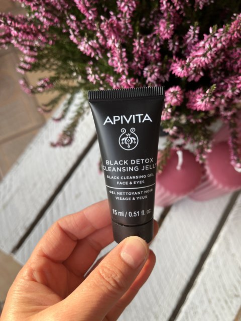 Apivita Żel do mycia twarzy, Black Detox Cleansing Gelly