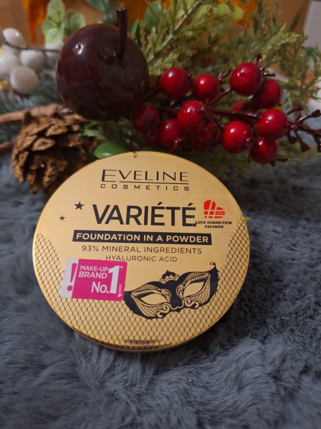 Eveline Variété, Podkład mineralny do twarzy, W pudrze, Foundation in a Powder, Z kwasem hialuronowym, nr 02 Natural