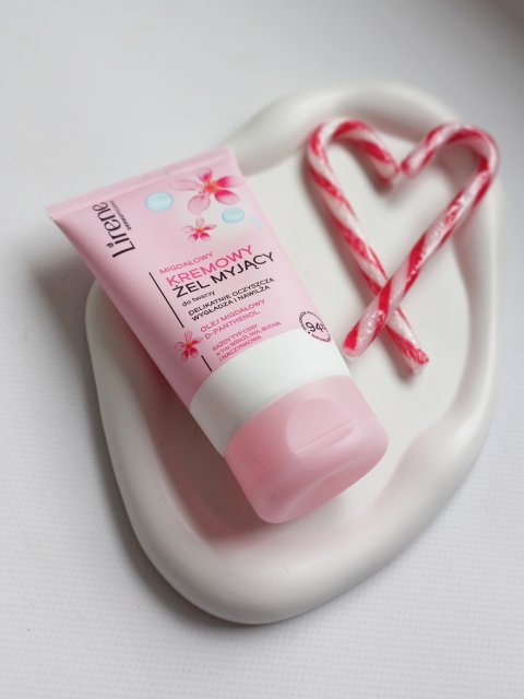 Lirene Dermoprogram, Żel myjący do twarzy, Kremowy, Migdałowy, Z D-Panthenolem