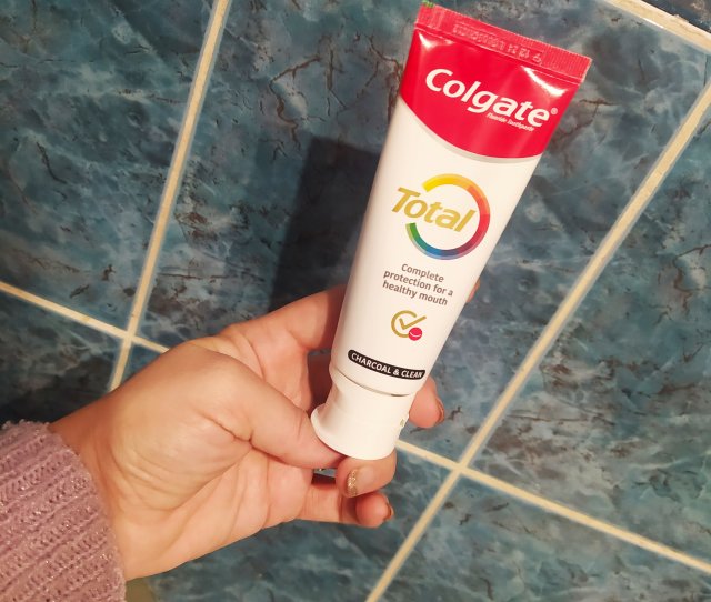 Colgate Pasta do zębów, Total, Charcoal & Clean