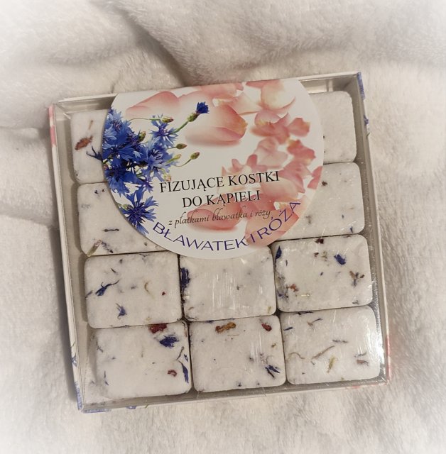 Marba Cosmetics Fizujące kostki do kąpieli, Bławatek i róża 