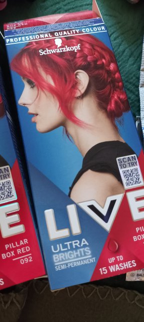 Schwarzkopf Live Ultra Brights Or Pastel, Krem koloryzujący do włosów, nr 092 Pillar Box Red