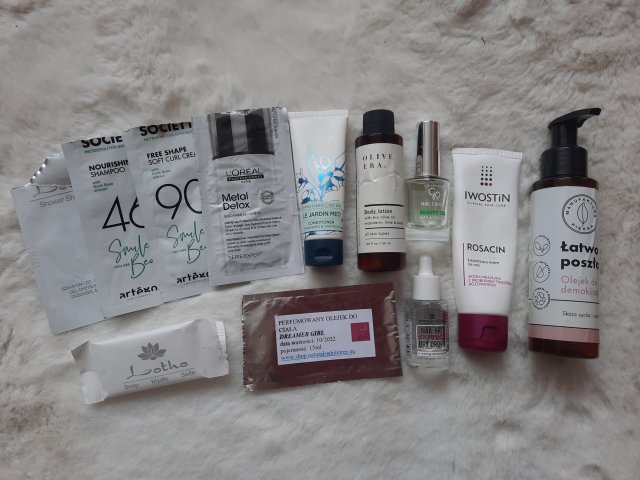 akcja denkowanie! grudzień - kosmetyki w świątecznych opakowaniach i świątecznych kolorach 🎄❄️⛄🎀🎁🎅