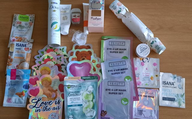 akcja denkowanie! grudzień - kosmetyki w świątecznych opakowaniach i świątecznych kolorach 🎄❄️⛄🎀🎁🎅