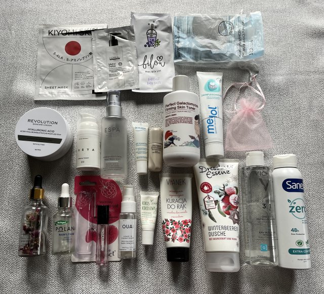 akcja denkowanie! grudzień - kosmetyki w świątecznych opakowaniach i świątecznych kolorach 🎄❄️⛄🎀🎁🎅