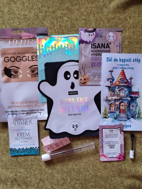 akcja denkowanie! grudzień - kosmetyki w świątecznych opakowaniach i świątecznych kolorach 🎄❄️⛄🎀🎁🎅