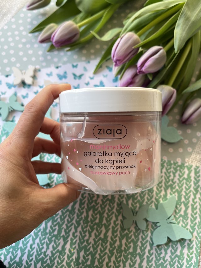 Ziaja Pielęgnacyjny Przysmak, Marshmallow, Galaretka myjąca do kąpieli, Truskawkowy puch