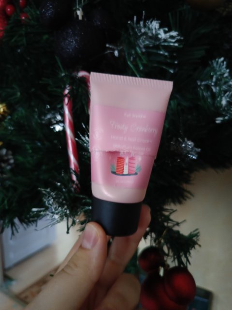 akcja denkowanie! grudzień - kosmetyki w świątecznych opakowaniach i świątecznych kolorach 🎄❄️⛄🎀🎁🎅