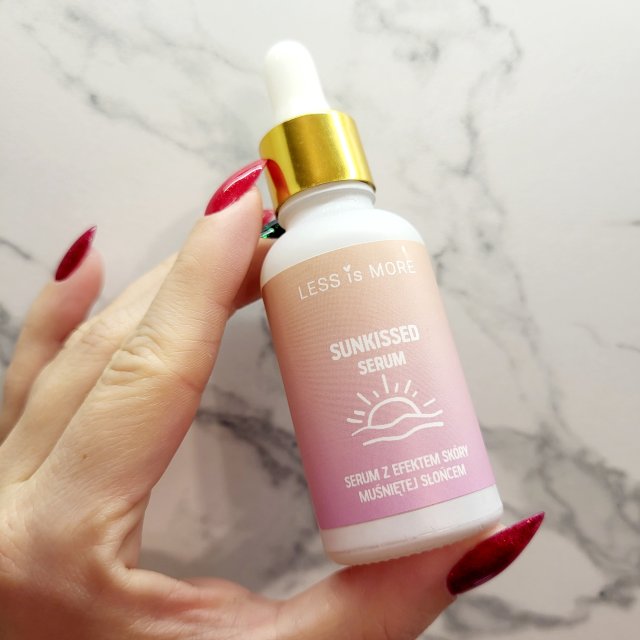 Less is more Sunkissed, Serum z efektem skóry muśniętej słońcem 