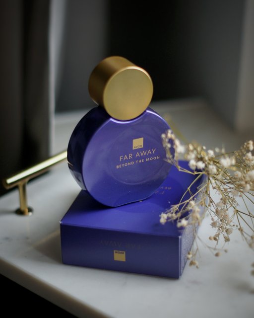 Avon, Damskie perfumy Far Away Beyond the Moon