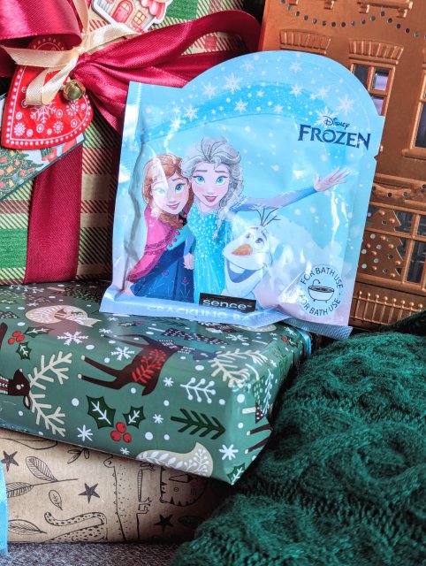 Sence Essentials Disney Frozen, Crackling Bath Salt, Musująca sól do kąpieli, Elsa & Anna & Olaf