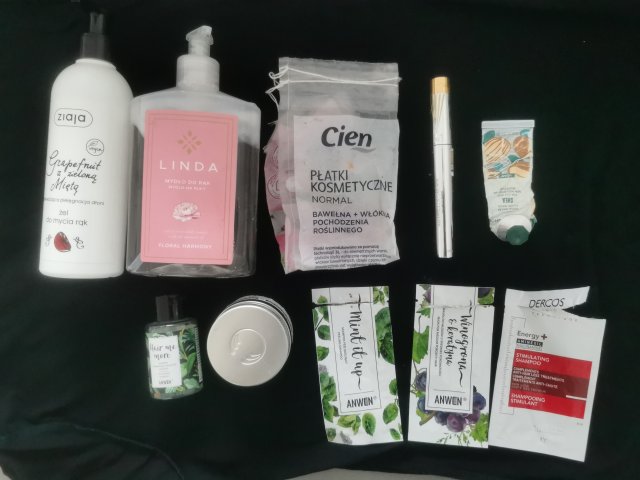 akcja denkowanie! grudzień - kosmetyki w świątecznych opakowaniach i świątecznych kolorach 🎄❄️⛄🎀🎁🎅