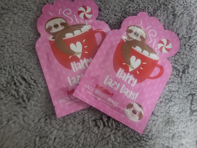 Maxbrands Marketing B.V. Face Sheet Mask, Maseczka do twarzy w płacie, Happy Lazy Days, Zapach granatu