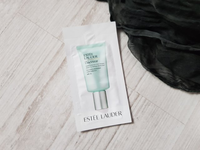 Estee Lauder Krem do twarzy, DayWear, Multi-Protection Anti-Oxidant Sheer Tint Release Moisturizer, SPF 15