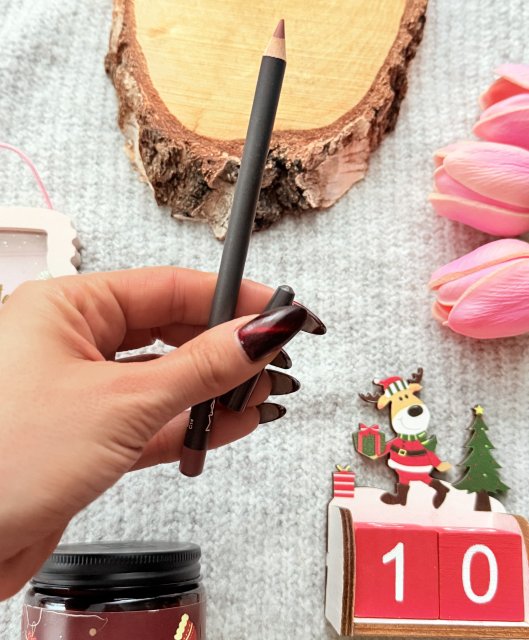 Mac Konturówka do ust, Whirl