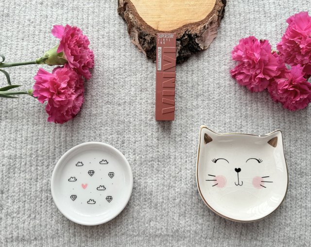 Maybelline Super Stay, Vinyl Ink, Pomadka do ust w płynie, Winylowa, nr 35 Cheeky