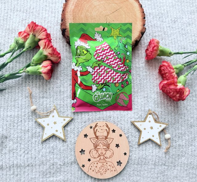 Topbrands Europe B.V. The Grinch, Maska do stóp, w formie skarpetek, Formuła nawilżająca 