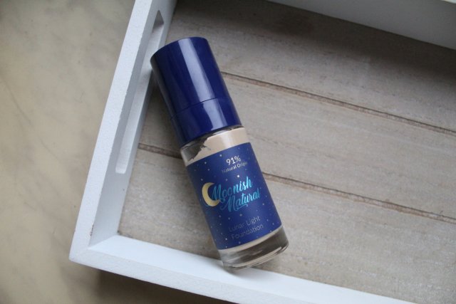 Moonish Natural Naturalny podkład do twarzy, Lunar Light, Medium Sand