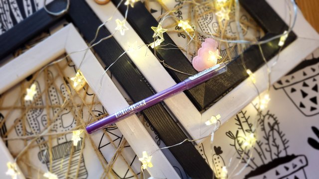 Maybelline Tatoo Liner, Kredka do oczu, nr 801 Purple Pop