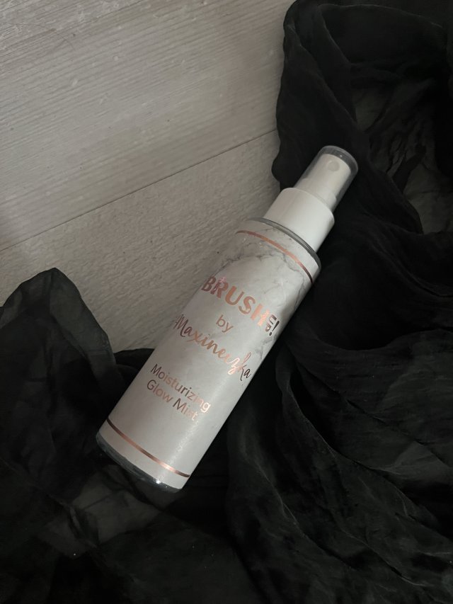 Brush Up! By Maxineczka, Mgiełka do twarzy, Nawilżająca, Z efektem glow