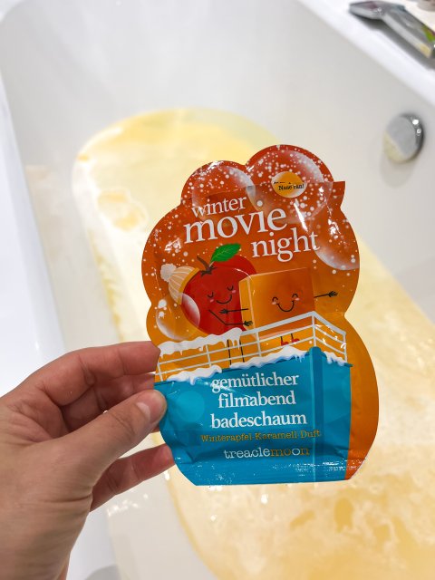 Treaclemoon Sól do kąpieli, Winter Movie Night