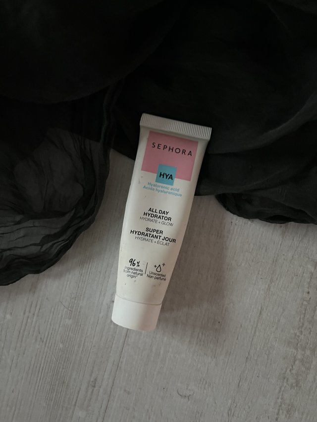 Sephora Krem do twarzy, Hya, Rozświetlający i nawilżający, All Day Hydrator, Kwas hialuronowy, witamina E i C