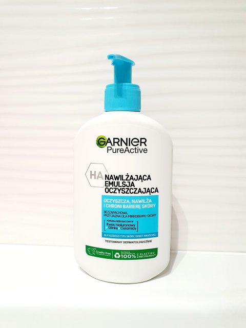 Garnier Pure Active Nawilżająca emulsja oczyszczająca do twarzy