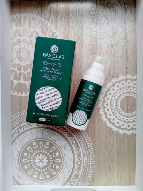 BasicLab Dermocosmetics Complementis, Krem do twarzy, Prebiotyczny, Wyciszający, Z wąkrotką azjatycką, Wzmocnienie i balans