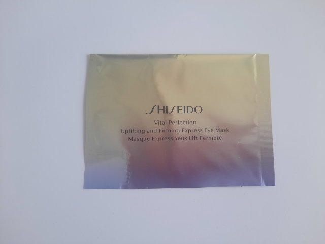 akcja denkowanie! grudzień - kosmetyki w świątecznych opakowaniach i świątecznych kolorach 🎄❄️⛄🎀🎁🎅