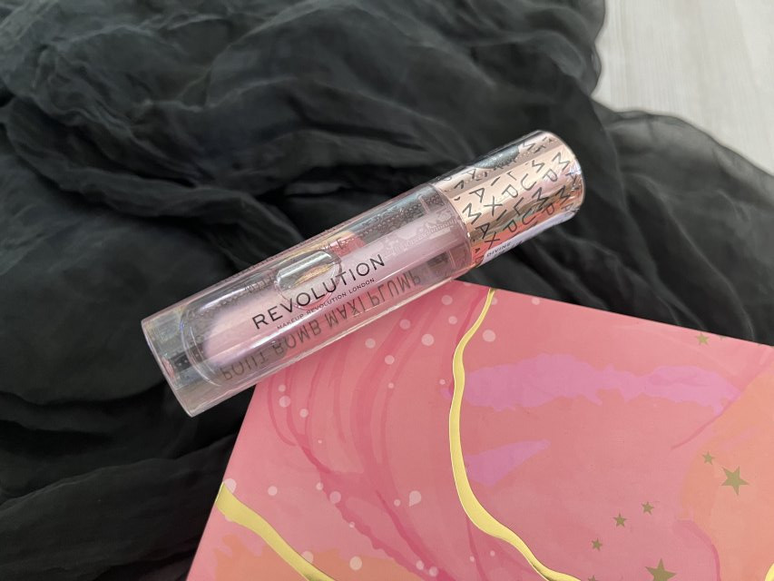 Revolution Beauty Pout Bomb Maxi Plump, Błyszczyk do ust, Divine