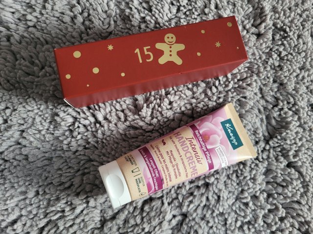 Kneipp Krem do rąk, Magnolia, masło shea i kompleks witamin