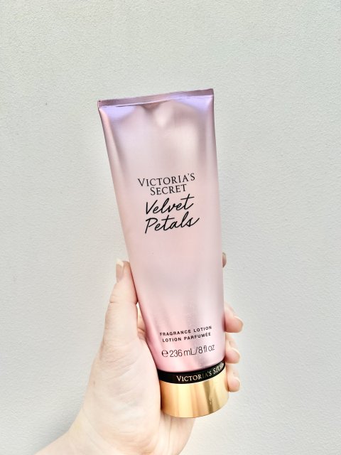 Victoria's Secret Balsam do ciała, Velvet Petals