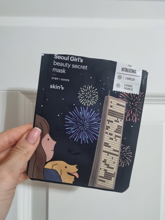 Denkowanie część druga :) Grudzień, kosmetyki w świątecznych opakowaniach lub w świątecznych kolorach: czerwonym, zielonym i złotym 