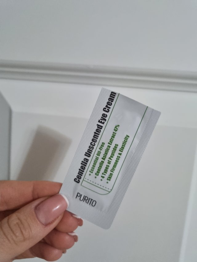 Denkowanie część druga :) Grudzień, kosmetyki w świątecznych opakowaniach lub w świątecznych kolorach: czerwonym, zielonym i złotym 